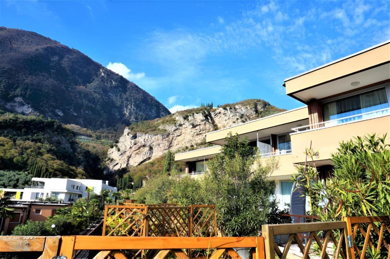 Waterfall & Pool Riva del Garda Ngoại thất bức ảnh
